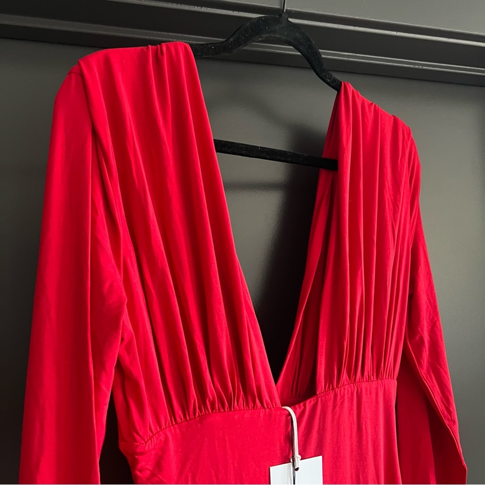 Helsa Jersey Deep V Maxi Dress in Chile Size Medium NEW! New with tags! - Picture 4 of 10